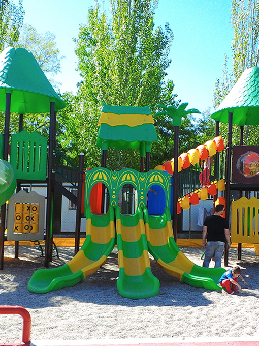 Zonas con instalaciones infantiles